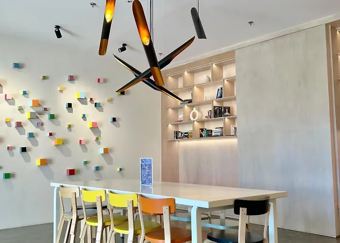 Median Staycation Near It Park Апартаменты