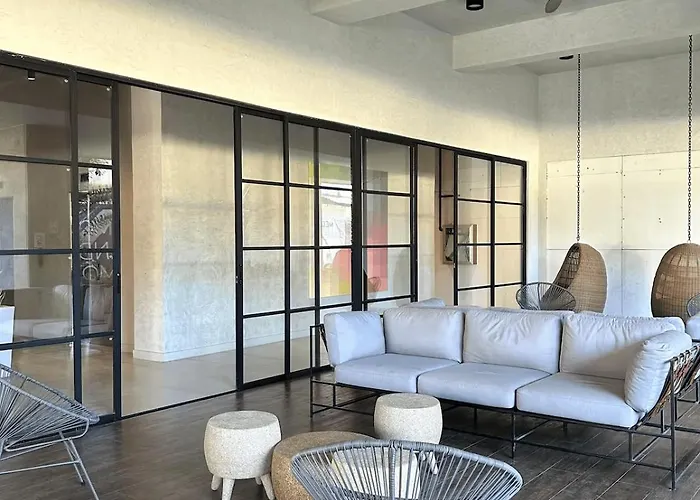 Median Staycation Near It Park * Себу