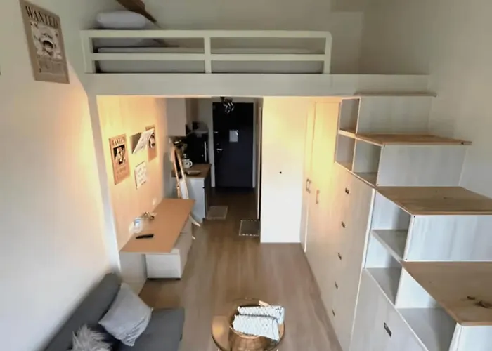 Median Staycation Near It Park *