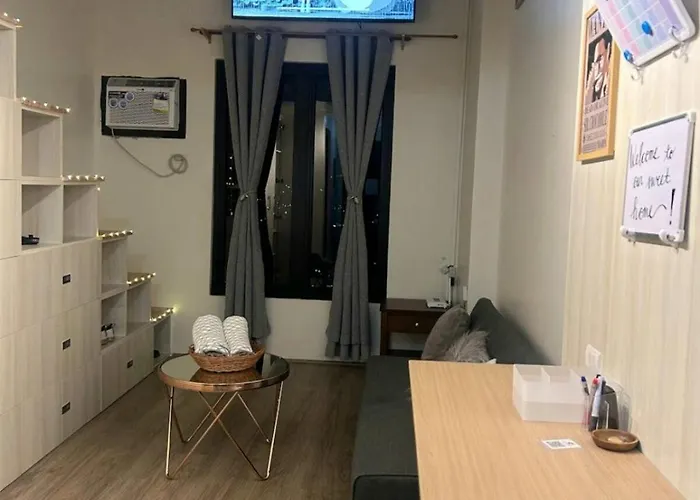 Median Staycation Near It Park Апартаменты *